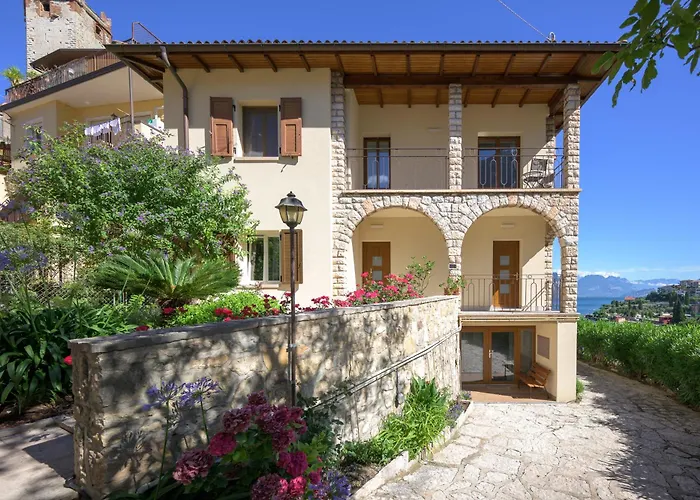 Breathtaking View. Apartment Malcesine