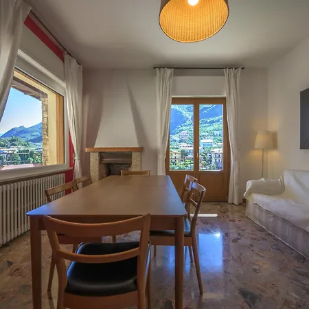 Breathtaking View. Apartamento Malcesine